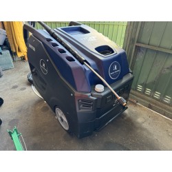 Neuwertig: Sauber SAHPW7300...