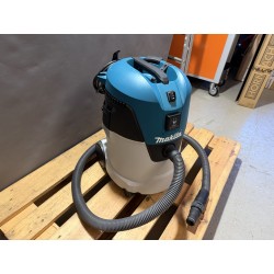 Makita VC2512L...